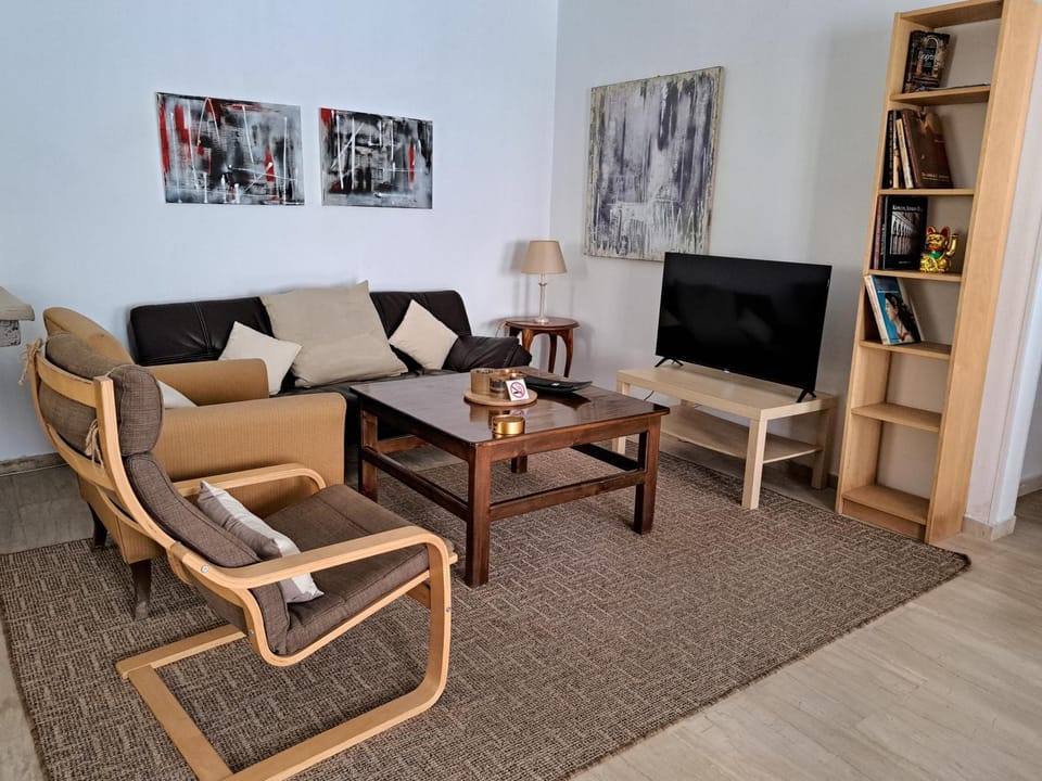 Library, TV and multimedia, Living room, Seating area