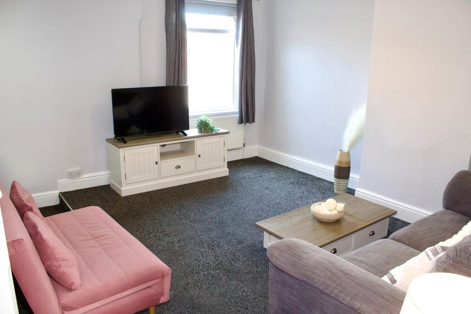 Communal lounge/ TV room, TV and multimedia, Living room, Seating area, Evening entertainment, heating, internet