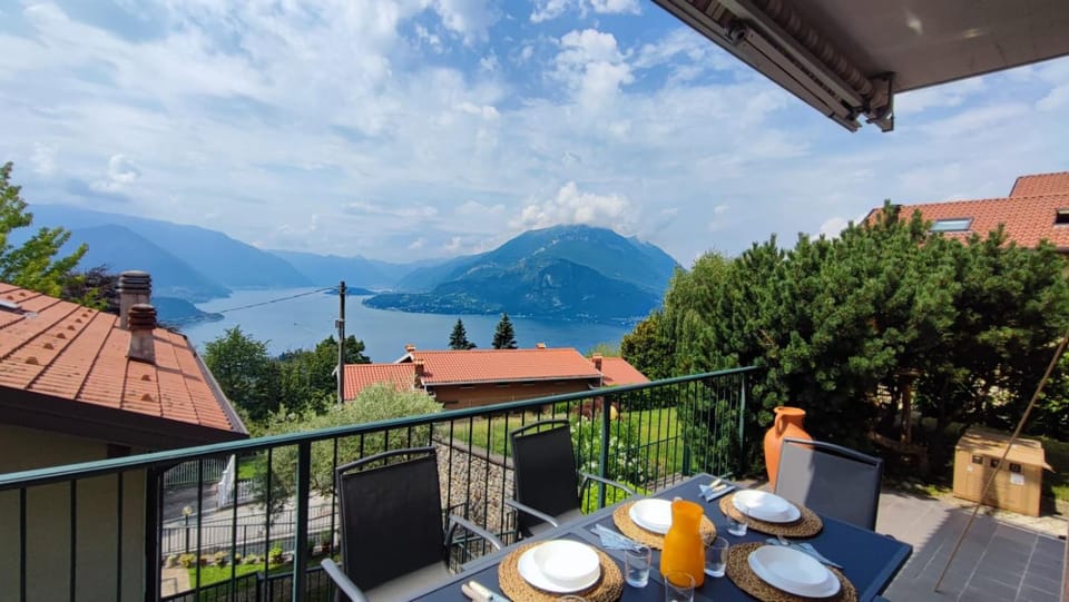 Natural landscape, Balcony/Terrace, Lake view