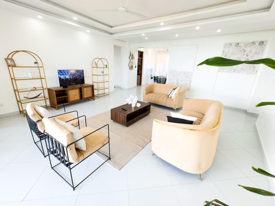 4 bdrm beachfront Nyali Apartment in Nairobi