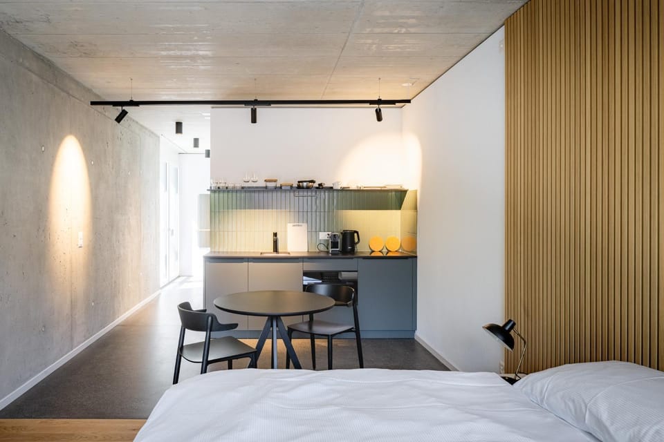 Coffee/tea facilities, Kitchen or kitchenette, Photo of the whole room, Dining area