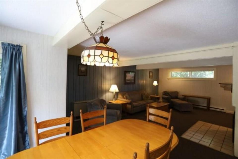 Inns of Waterville Valley 101 Two Bedroom Unit at Inns of Waterville Valley House in Waterville Valley