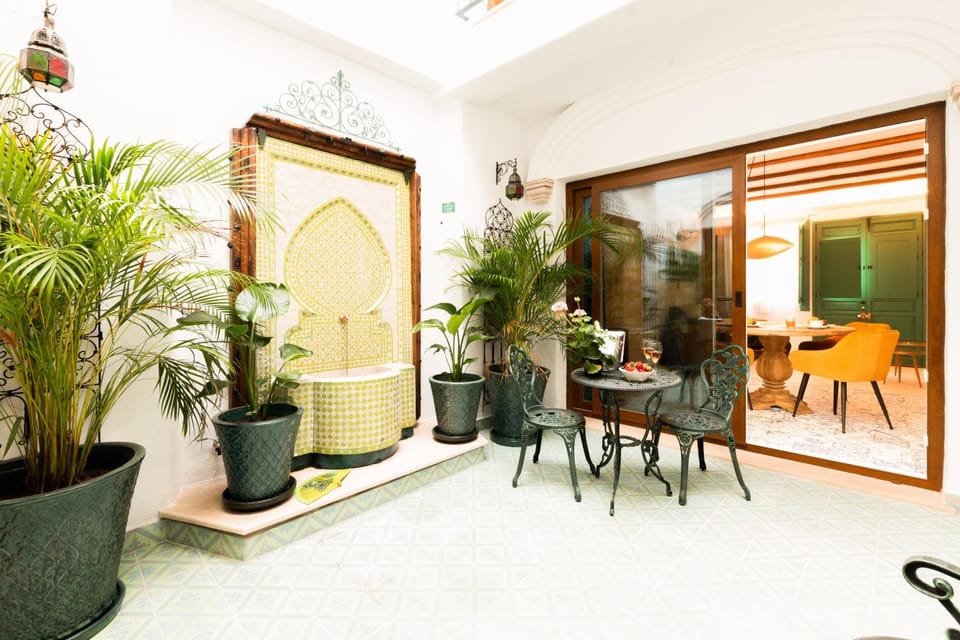 Patio, Living room, Seating area, Dining area