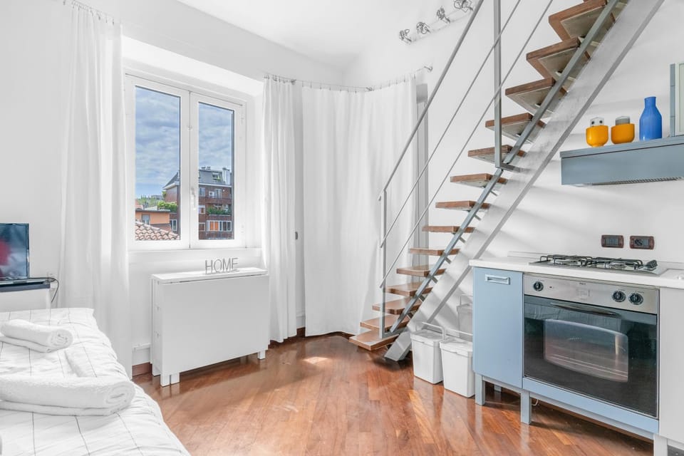 Kitchen or kitchenette, Photo of the whole room, stove