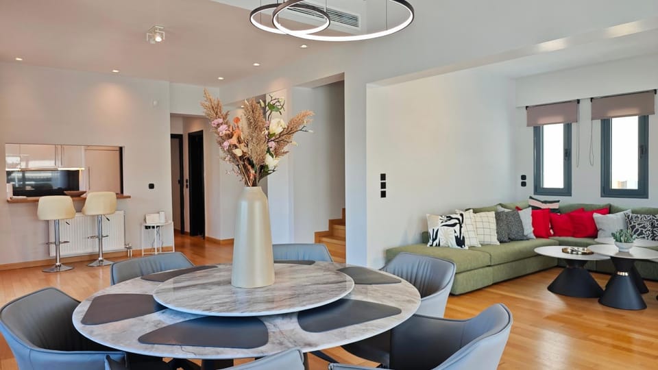 Living room, Dining area, kitchen