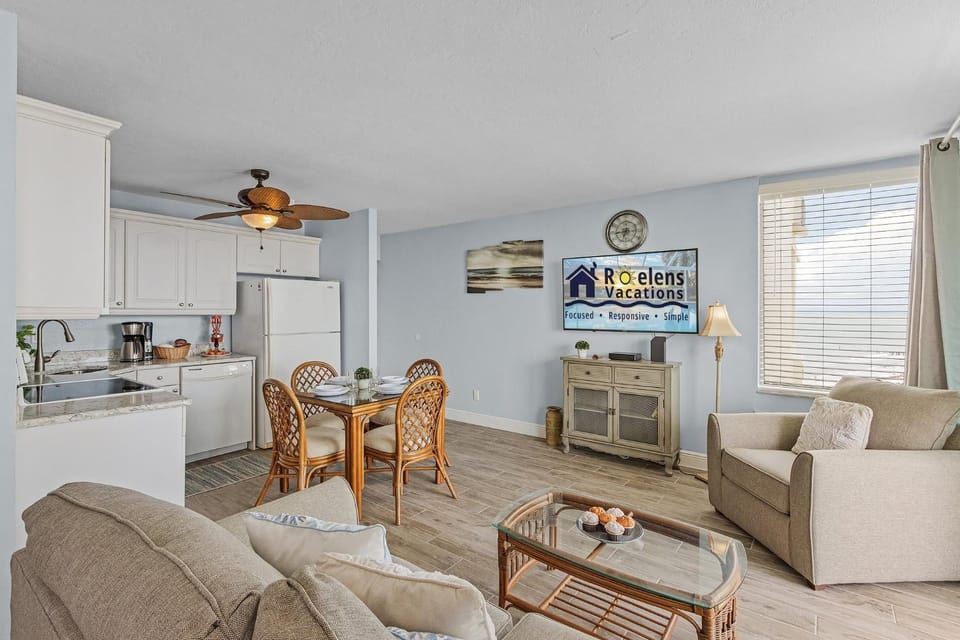 Steps to the Beach, Heated Pool, Tennis, Shuffleboard - Condo Seaside Sanctuary - Roelens Apartment in Estero Island
