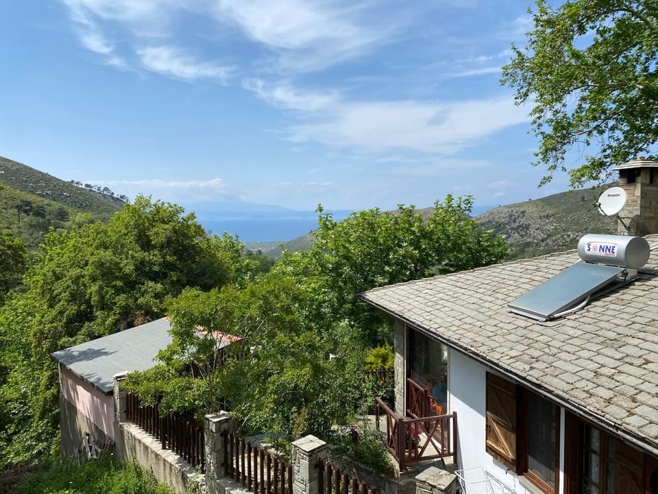 Mountain view, Sea view