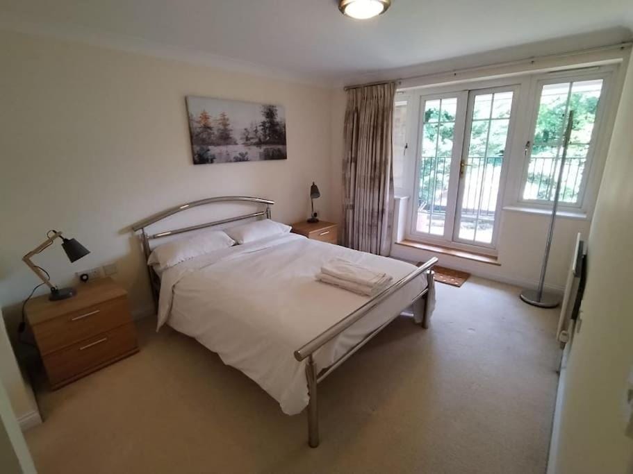 Haven With Patio Apartment in Basingstoke