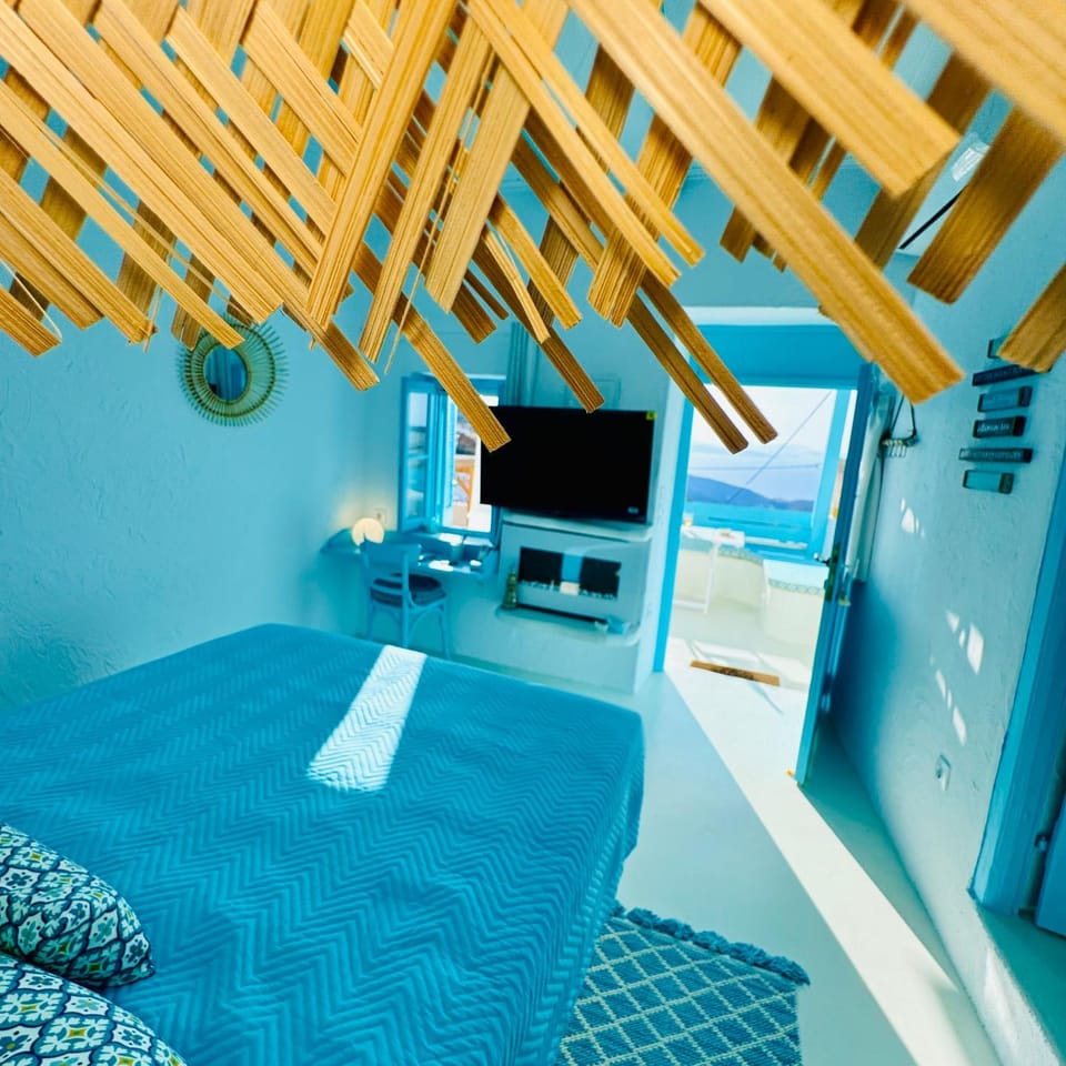 Summer Breeze Suite with Sea Views in loulis Kea! House in Kea-Kythnos