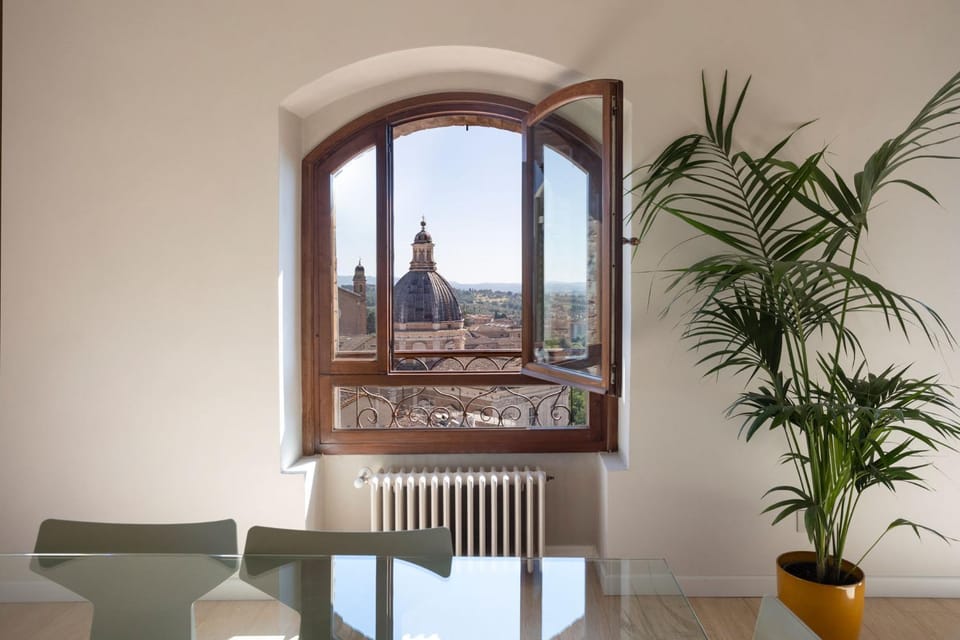 Living room, Seating area, Dining area, City view