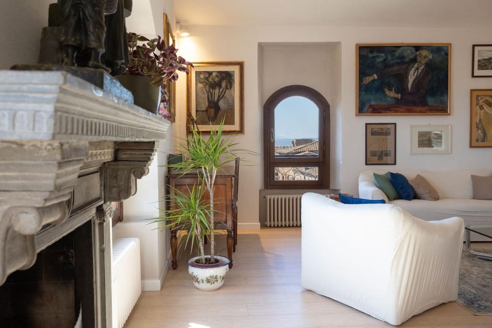 Living room, Decorative detail, Seating area