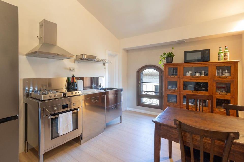 Kitchen or kitchenette, Dining area, dishwasher, oven, stove