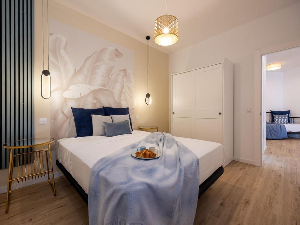Bed, Photo of the whole room, Bedroom, wardrobe