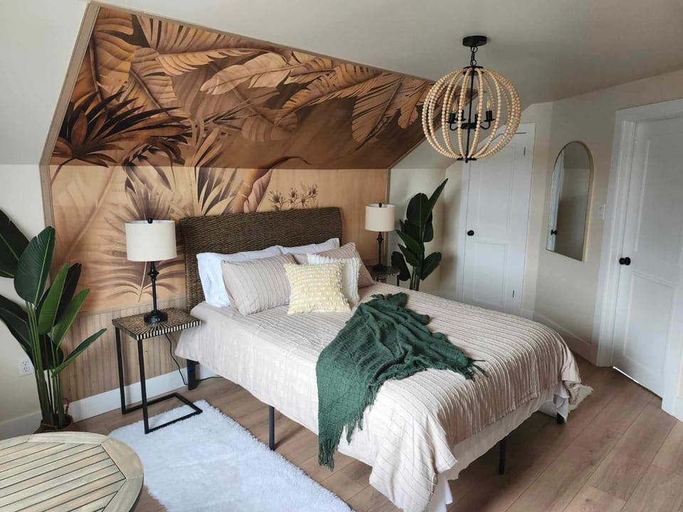 Bed, Photo of the whole room, Bedroom