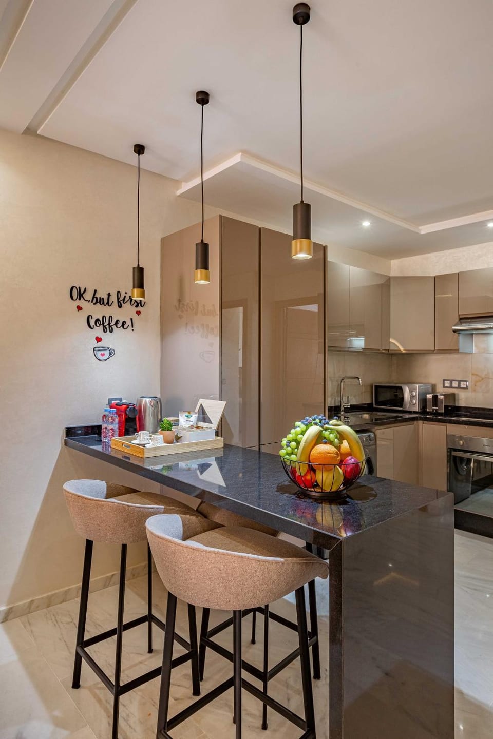 Kitchen or kitchenette, Dining area, oven