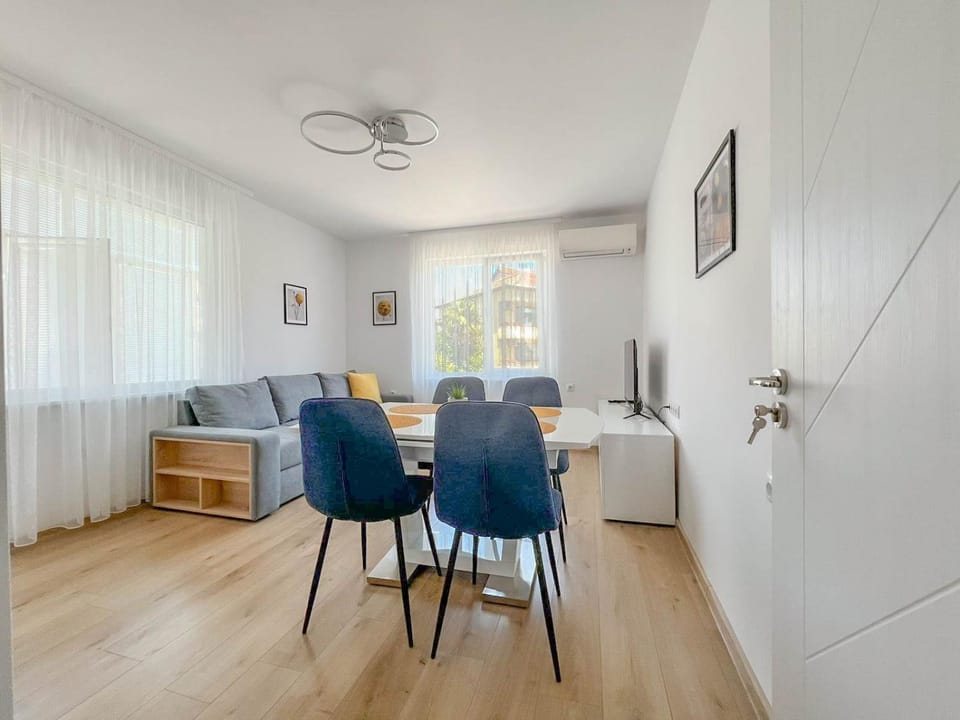 Апартамент Tiana Apartment in Burgas Province