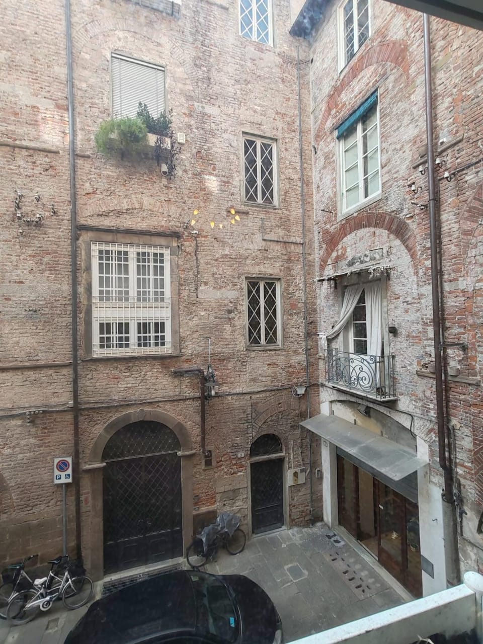 Inner courtyard view