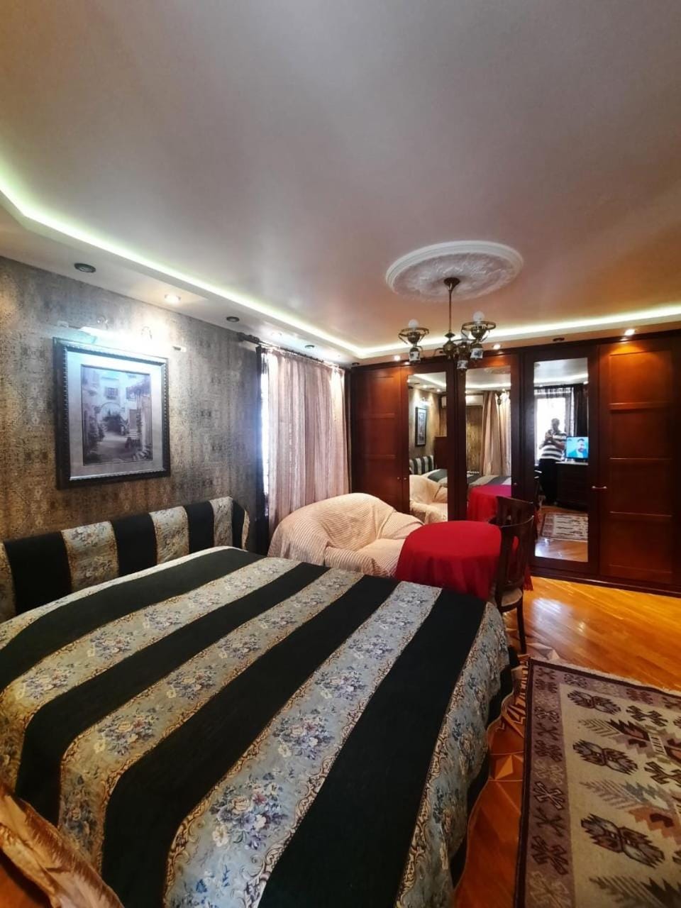 Photo of the whole room