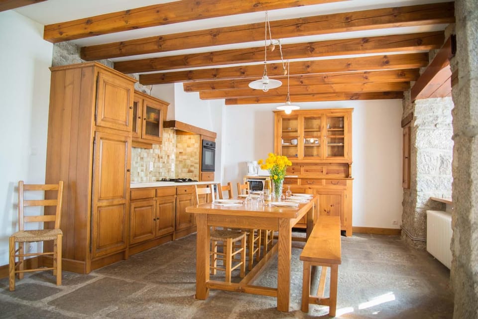 Gîtes de france d'arzenc d'apcher House in Occitanie