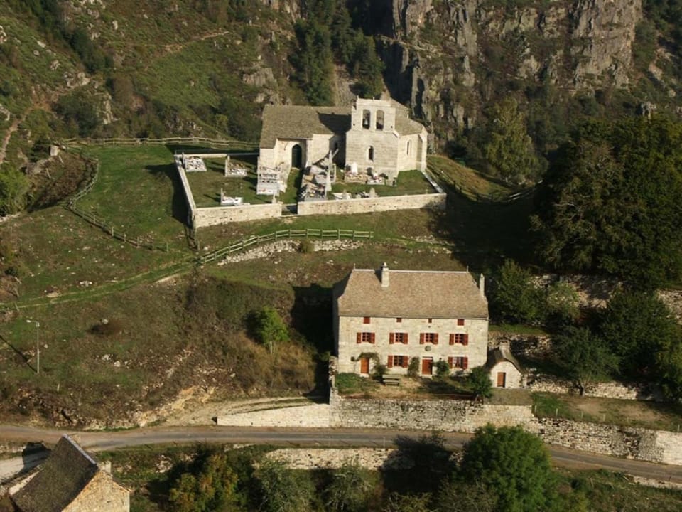 Gîtes de france d'arzenc d'apcher House in Occitanie