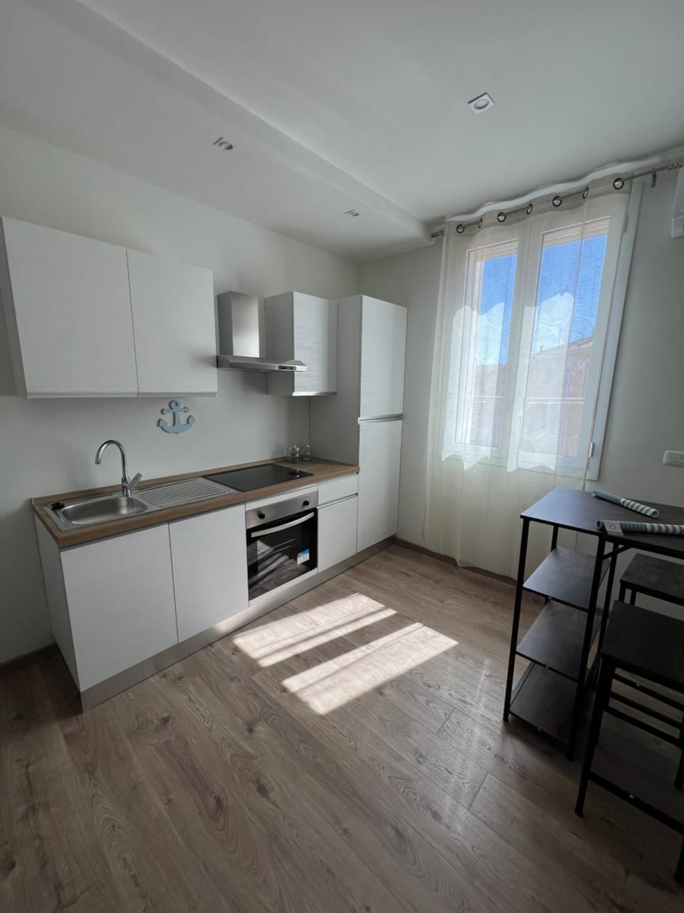 Kitchen or kitchenette, Dining area, oven, stove