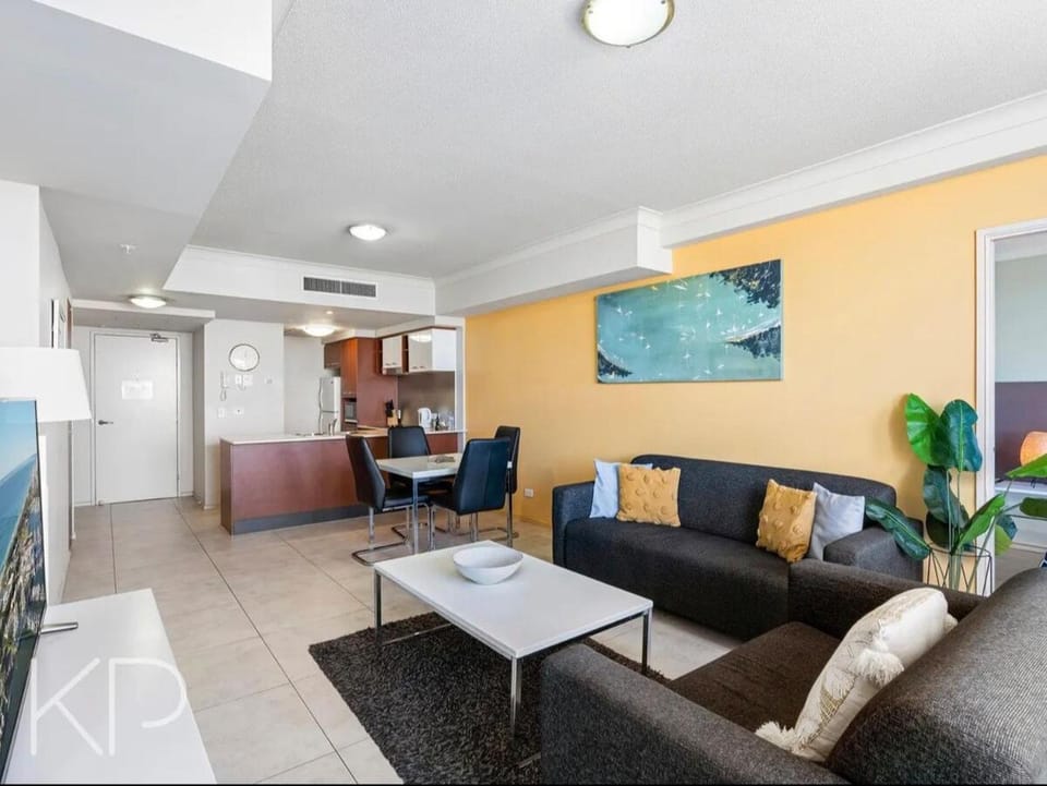 Panoramic views Surfers-Chevron. Apartment in Surfers Paradise