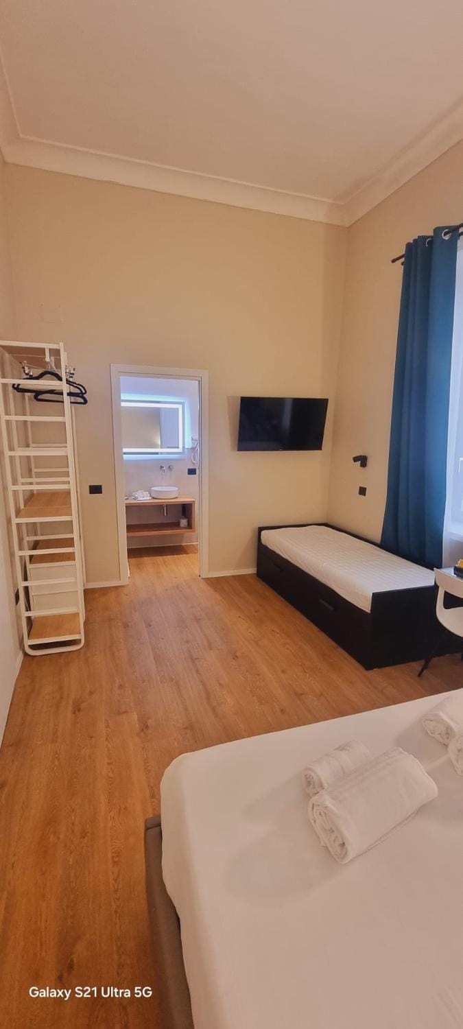 Bedroom, wardrobe