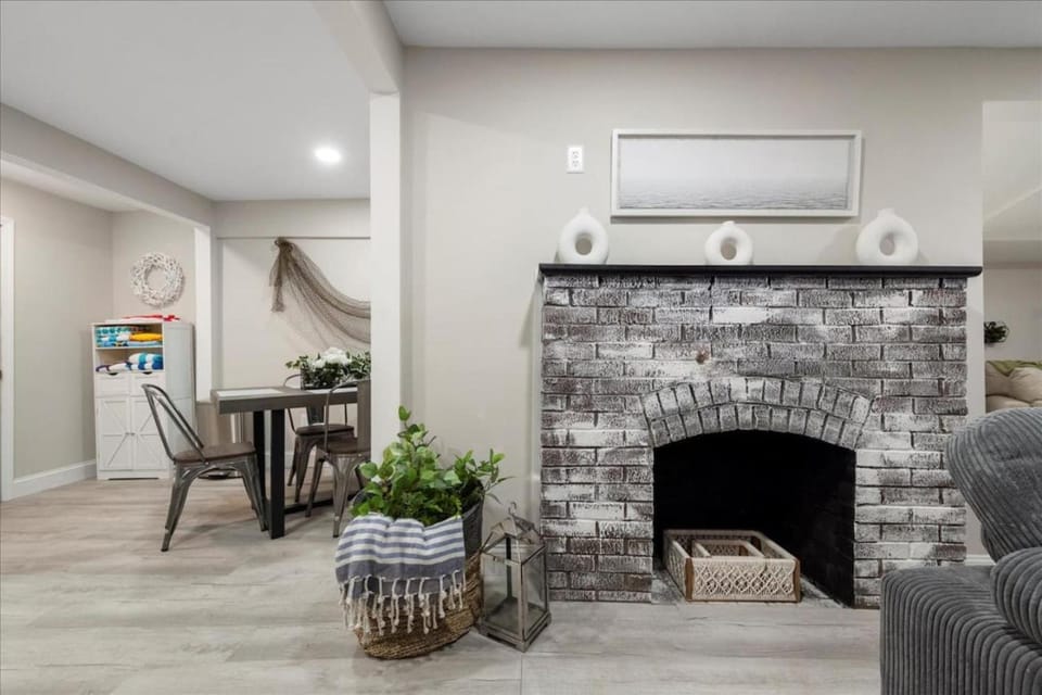 Park Peaks on the Beach Sleeps 12 House in Sylvan Beach