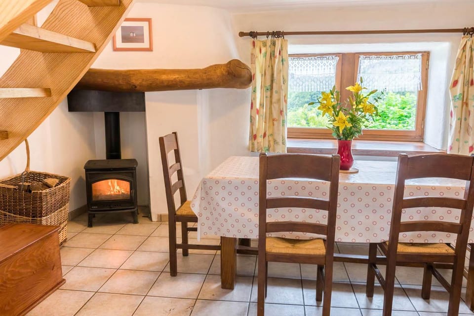 Gîte Gîte Le Mont Lozère 2/4 personnes House in Auvergne-Rhône-Alpes