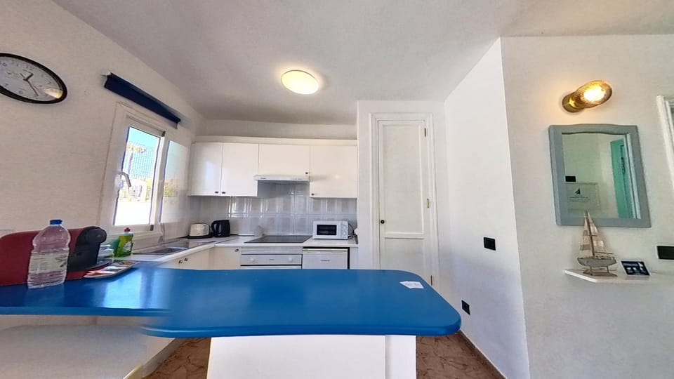Kitchen or kitchenette, Dining area, stove