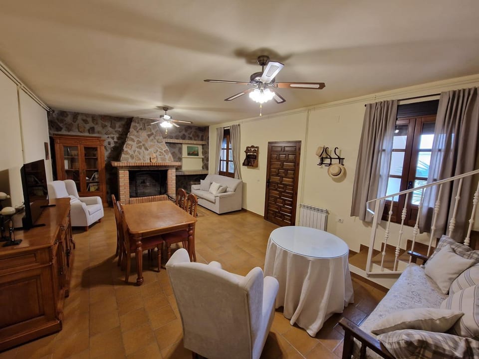 Living room, Dining area, fireplace