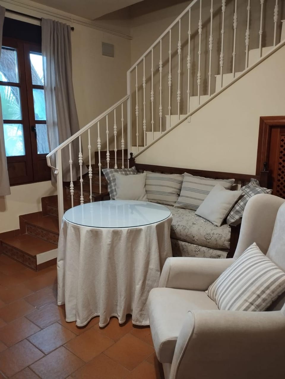 Living room, Dining area, fireplace