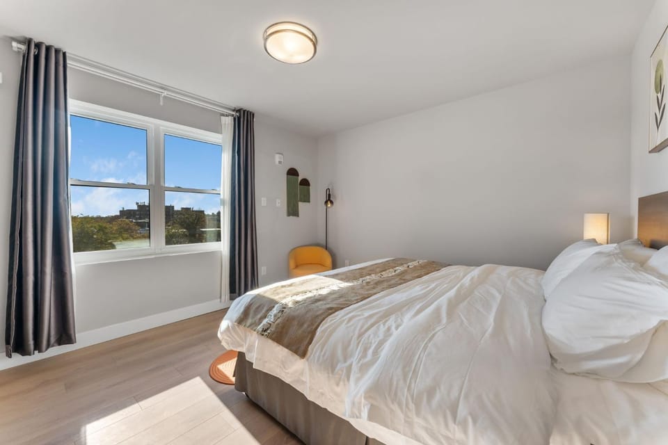 Bed, View (from property/room), Bedroom