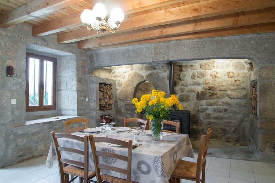 Gîte le pré de chabanettes 6/8 personnes House in Occitanie