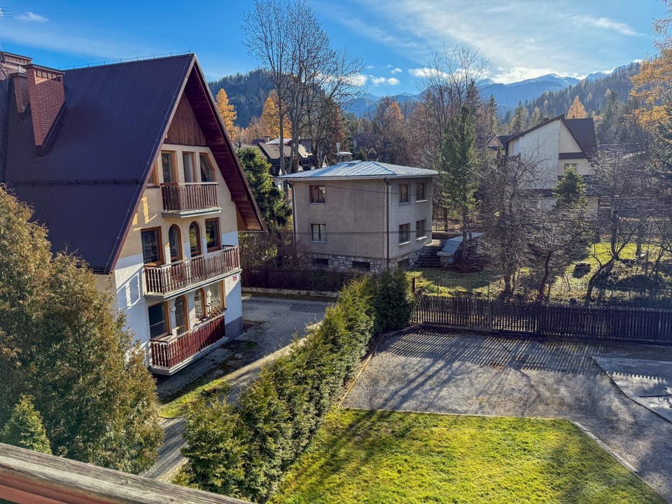 Day, Mountain view, Street view