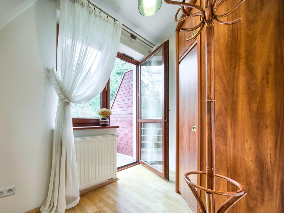 Bedroom, wardrobe