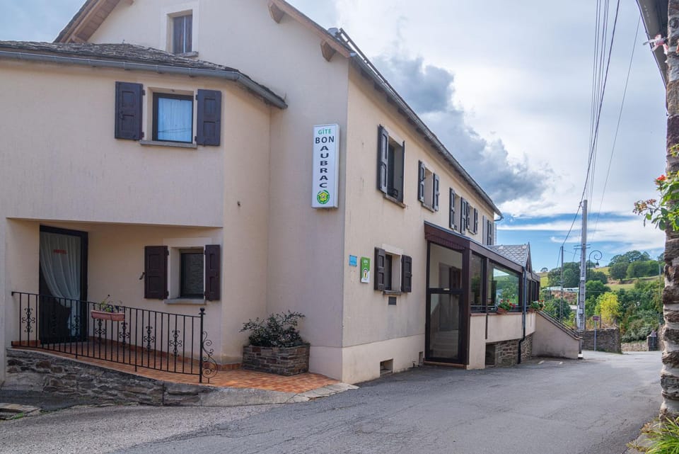 Bon aubrac pour 12 personnes House in Occitanie