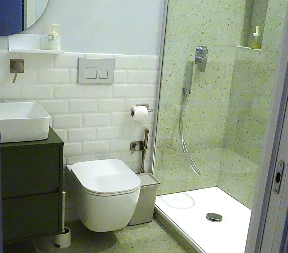 Shower, Toilet, Bathroom
