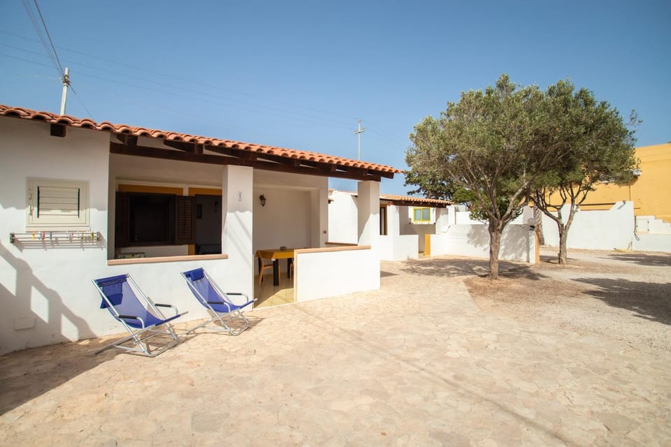 Property building, Patio, sunbed