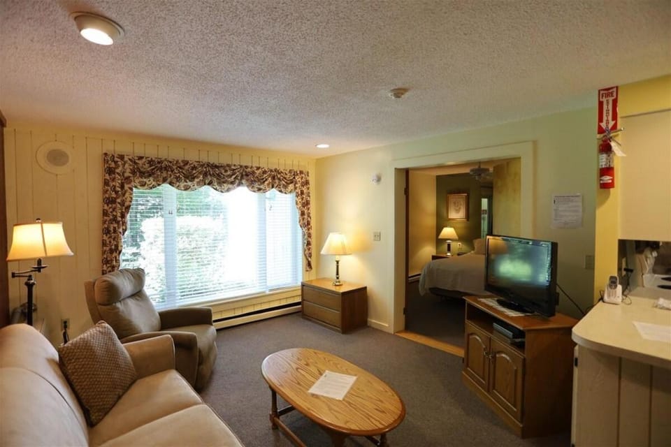 Inns of Waterville Valley 105 One Bedroom Garden Level Unit at Inns of WV House in Waterville Valley