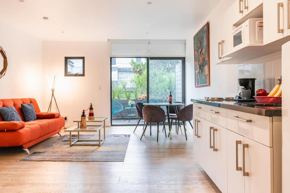 Insurgentes Area APT Balcony, Outdoor Lounge Apartment in Mexico City