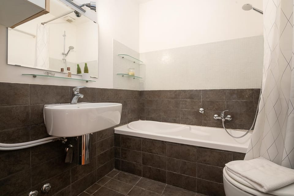 Bathroom, Bath