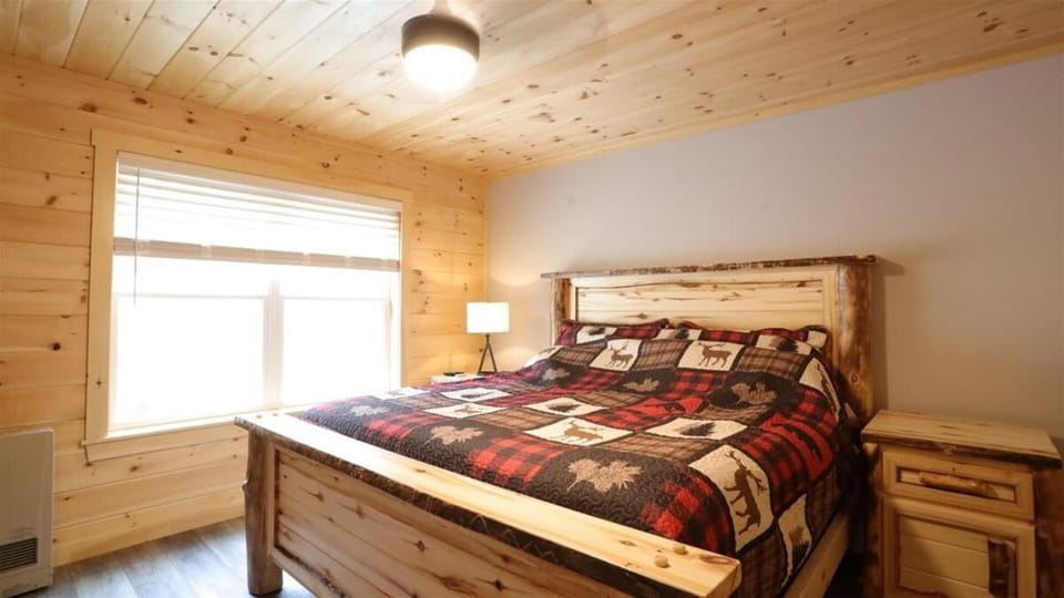 Holly Lane 11 Thornton Pet Friendly Private Home near Waterville Valley House in Thornton