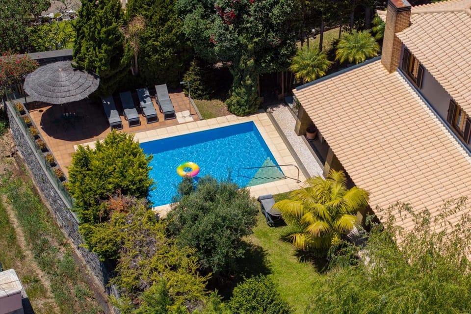Property building, Day, Garden, Pool view, Swimming pool, sunbed