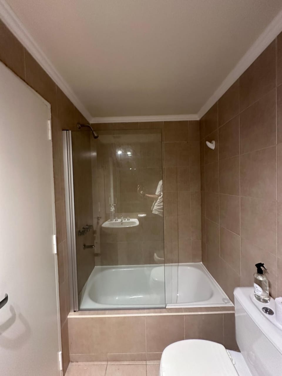 Shower, Toilet, Bathroom, Bath, towels
