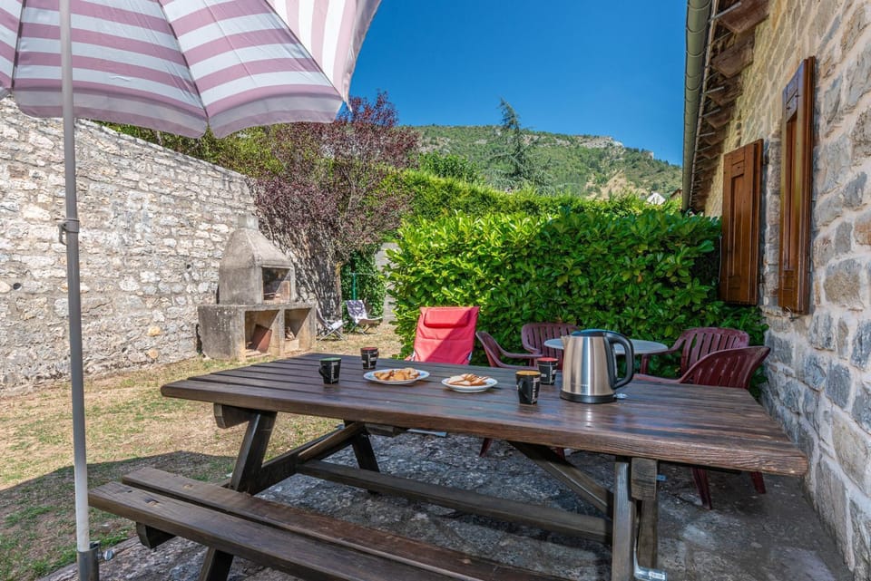 Gite "le noyer" 4 pers a blajoux House in Auvergne-Rhône-Alpes