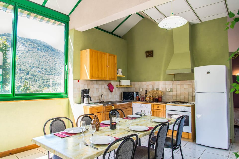 L'amandier a blajoux House in Auvergne-Rhône-Alpes