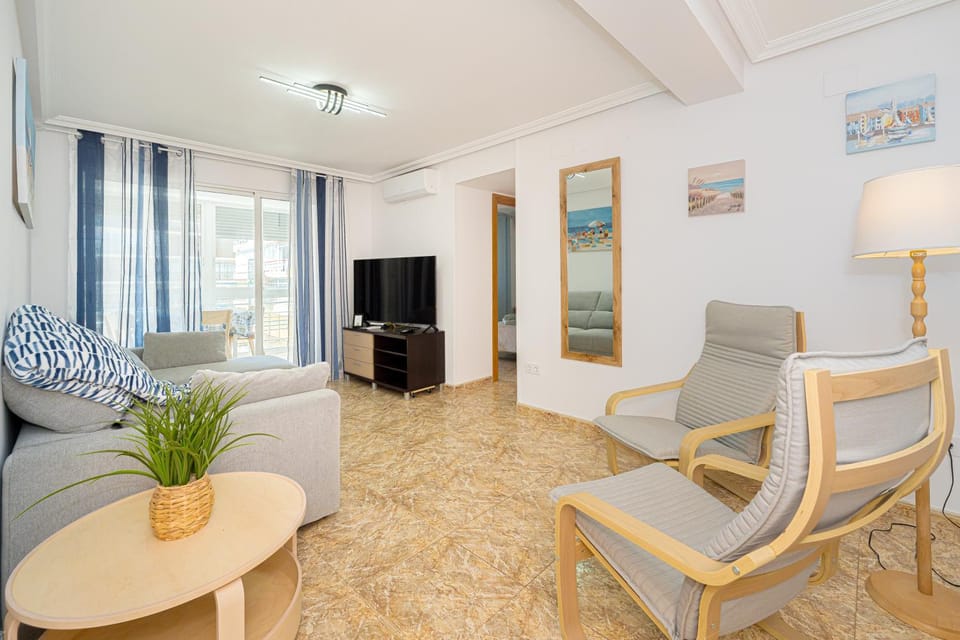 Communal lounge/ TV room, TV and multimedia, Living room, Seating area, Evening entertainment