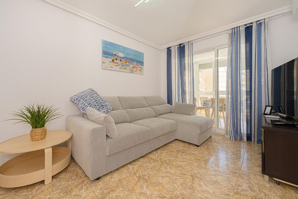 Communal lounge/ TV room, TV and multimedia, Living room, Seating area