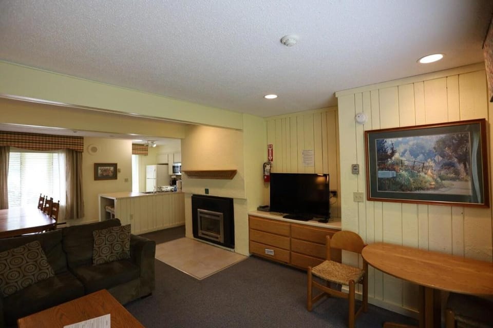 Inns of Waterville Valley 201 Two Bedroom Unit at Inns of Waterville Valley House in Waterville Valley